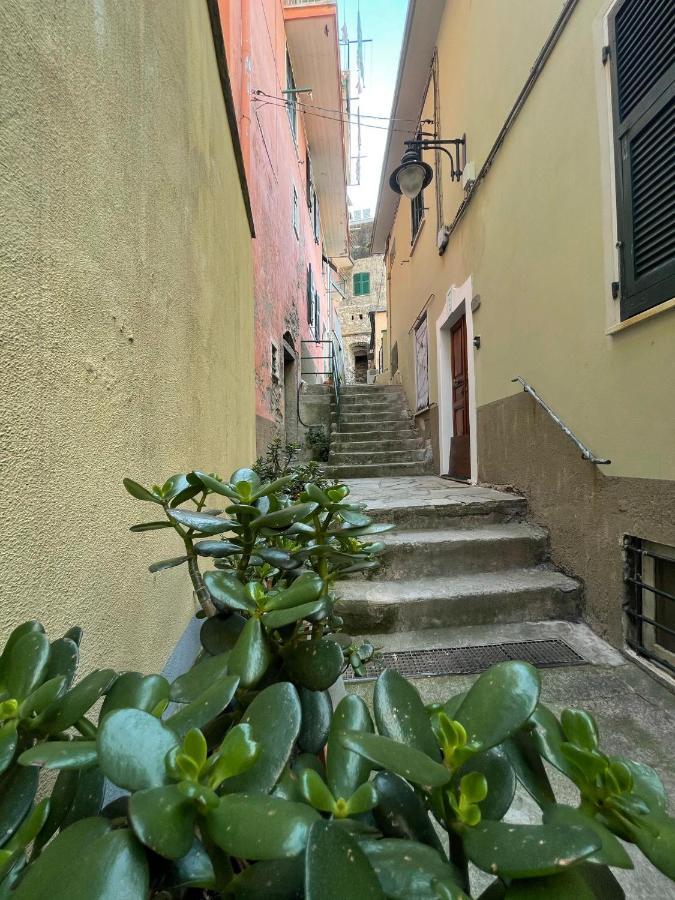 L'Emporio Rooms Manarola Esterno foto