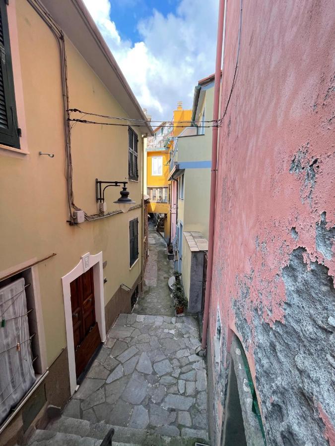 L'Emporio Rooms Manarola Esterno foto
