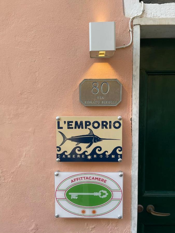 L'Emporio Rooms Manarola Esterno foto