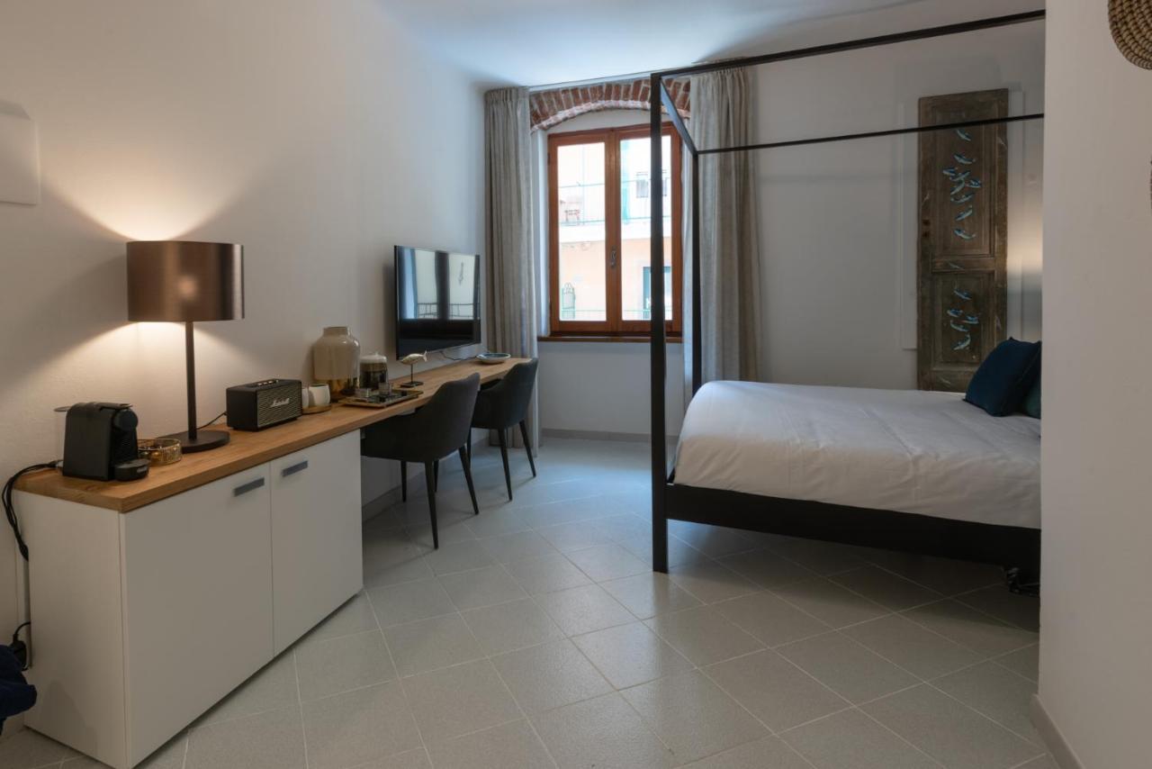 L'Emporio Rooms Manarola Esterno foto